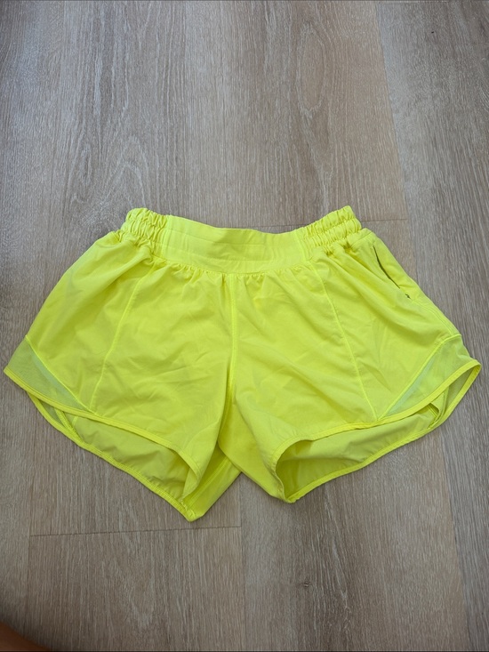 lululemon athletica Pants - Lululemon Neon Yellow Women's Hotty Hot Athletic Run Shorts